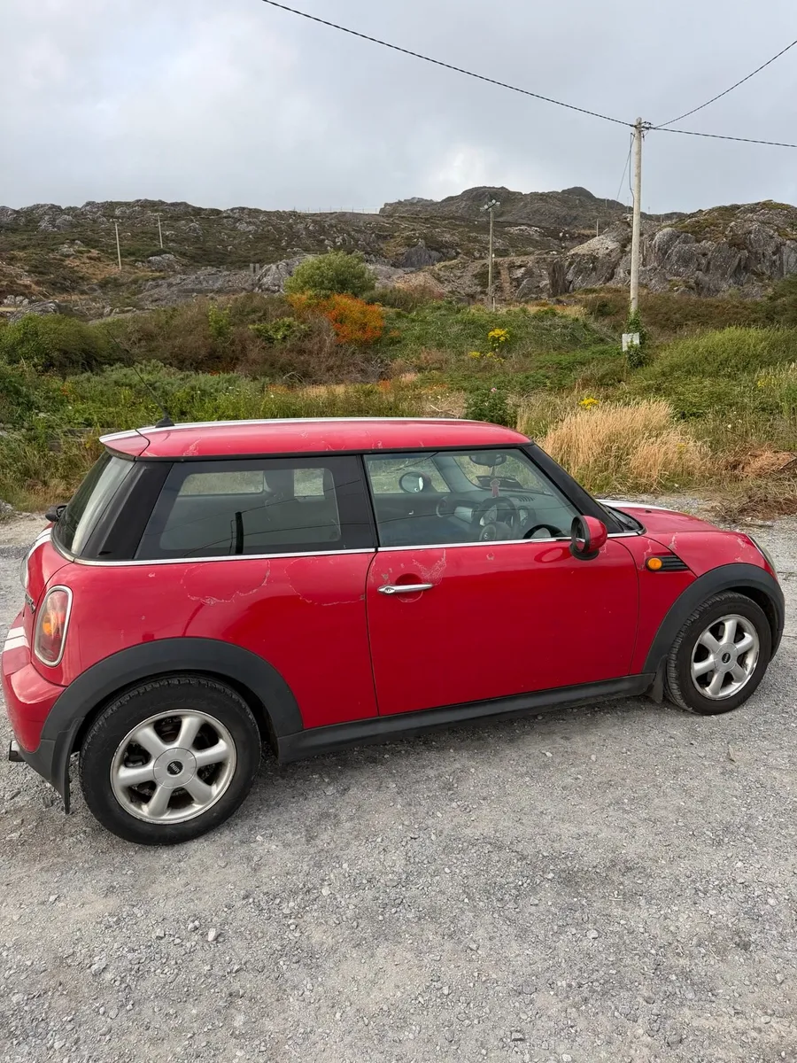 Mini Cooper D 2010 - Image 2