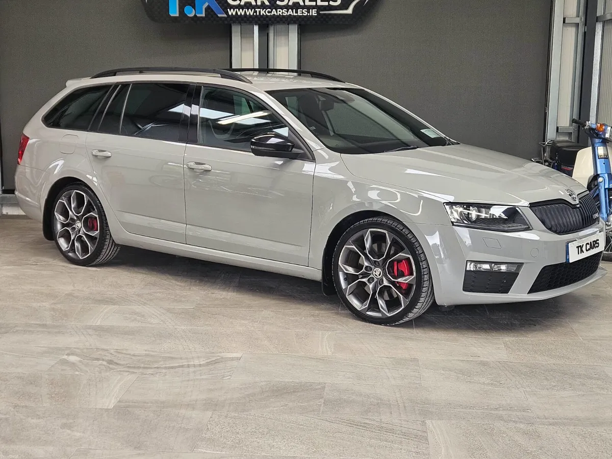 15 SKODA OCTAVIA VRS COMBI - Image 1