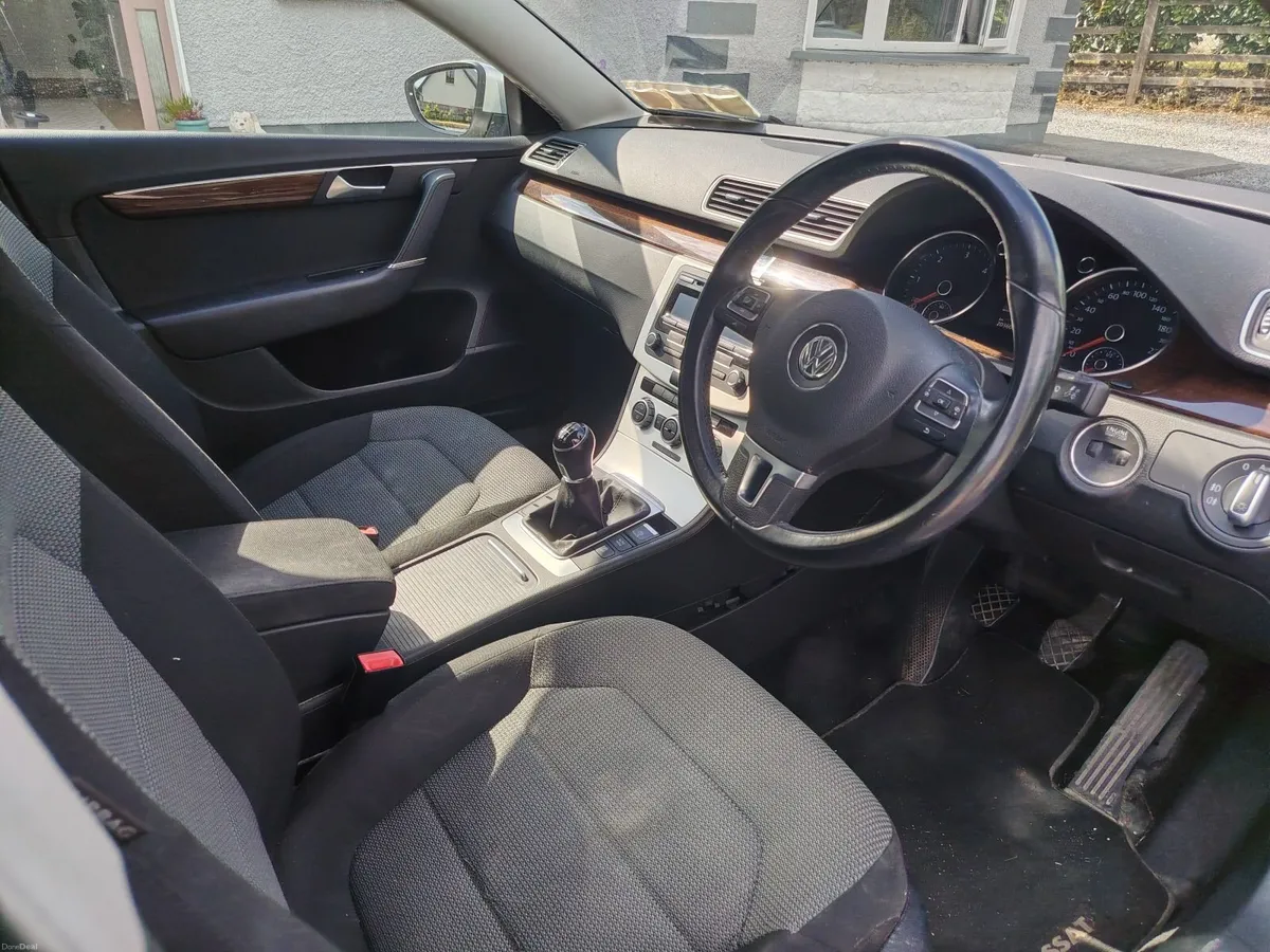 Volkswagen Passat 2013 - Image 4
