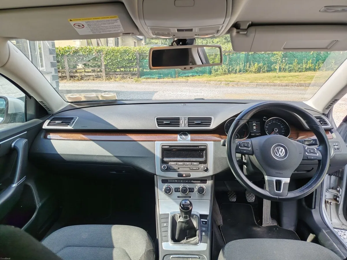 Volkswagen Passat 2013 - Image 5