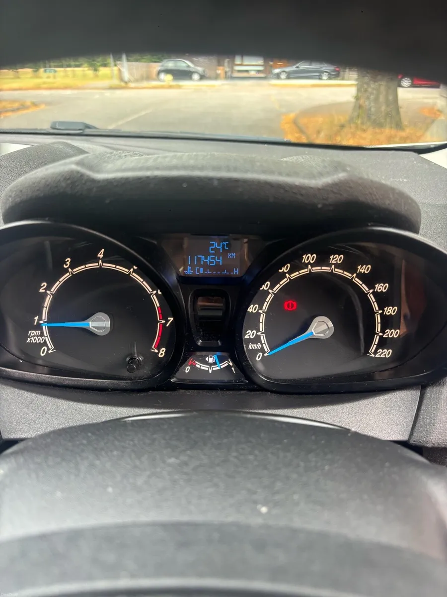 2013 Ford Fiesta, 1.0L, Petrol, Manual. - Image 6