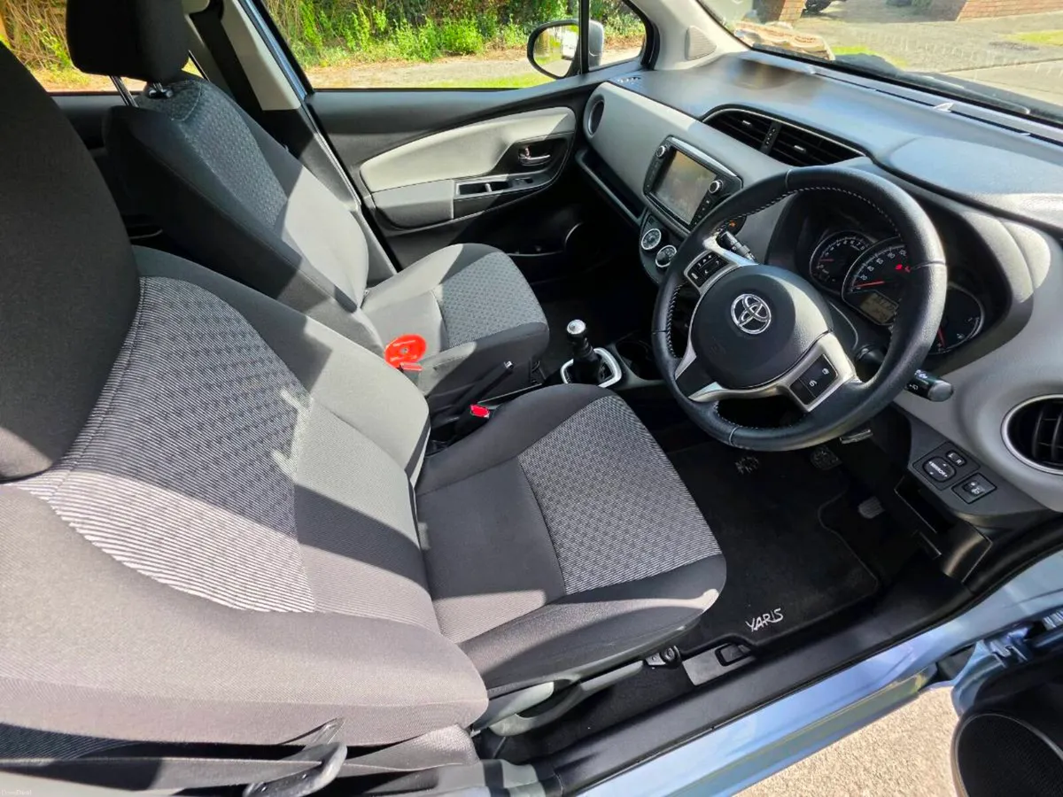 Toyota Yaris/ONLY 34,800kms/fresh NCT and serviced - Image 6