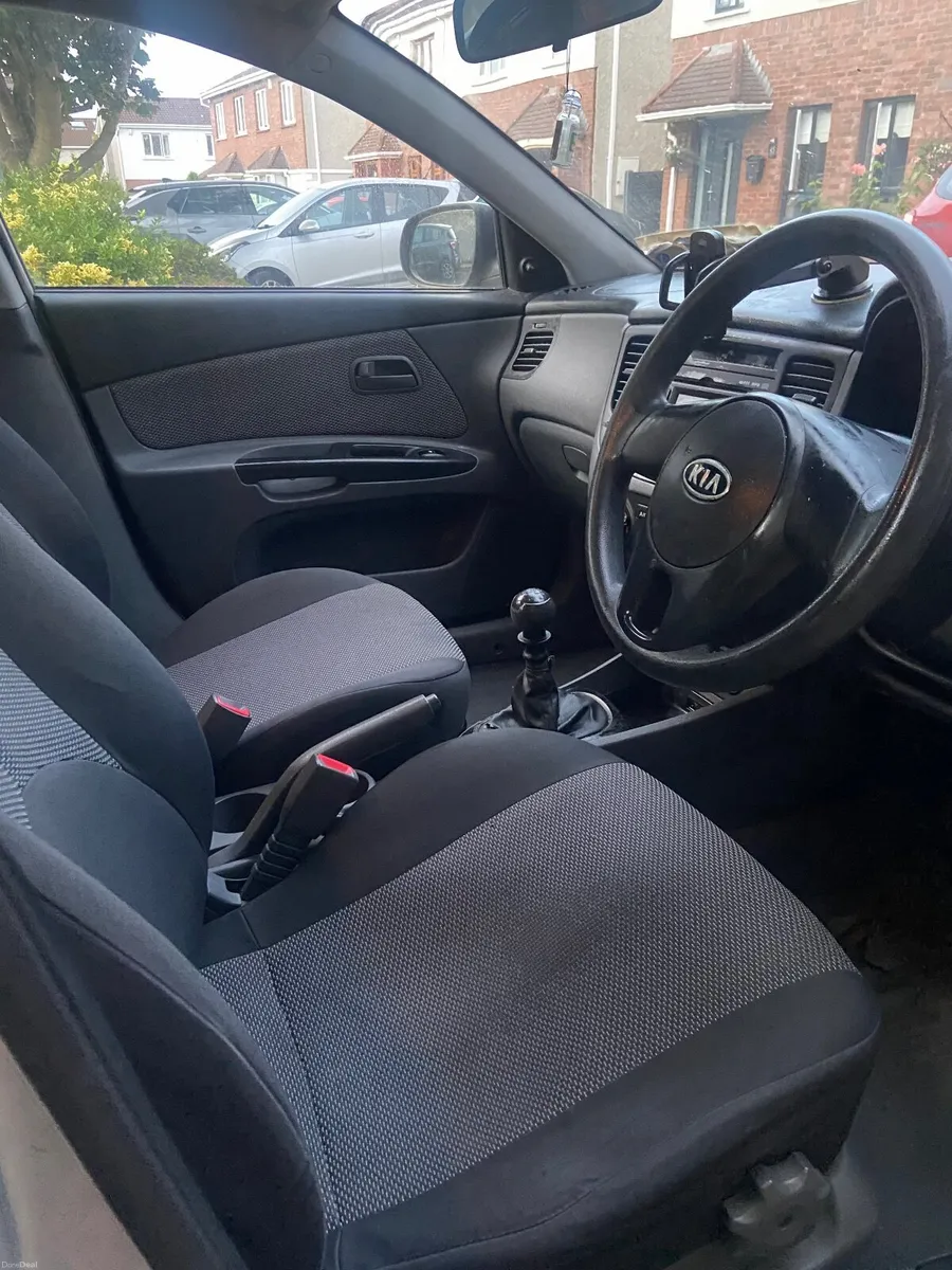 Kia Rio 2010 - Image 5