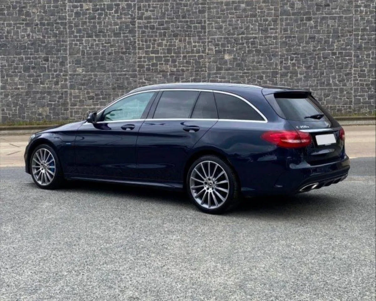 Mercedes-Benz C-Class C350e AMG 2017 - Image 6