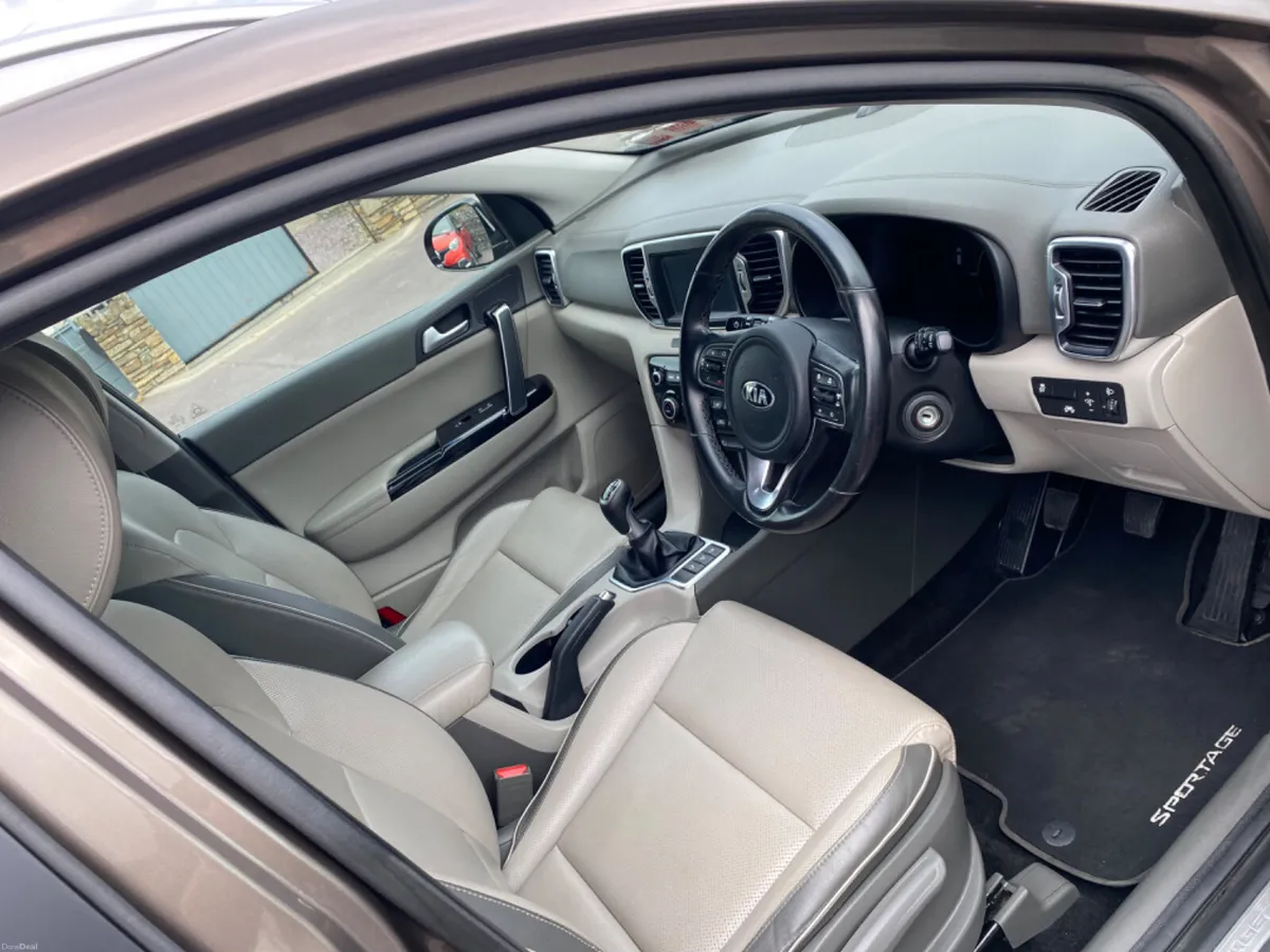 Kia Sportage 2018 1.7 Platinum S Model - Image 6