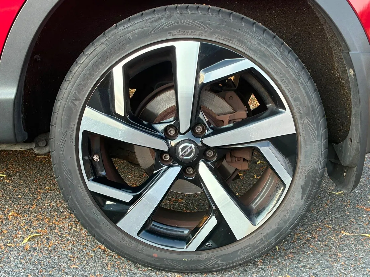 2017 Nissan Qashqai 1.2 Petrol XE – Low Mileage - Image 6