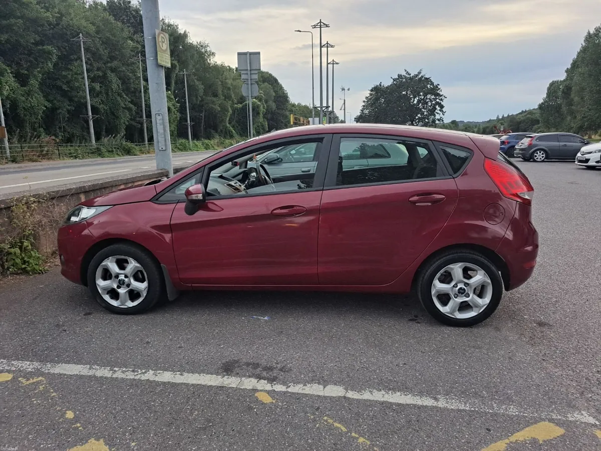 Ford Fiesta 2010 - Image 5