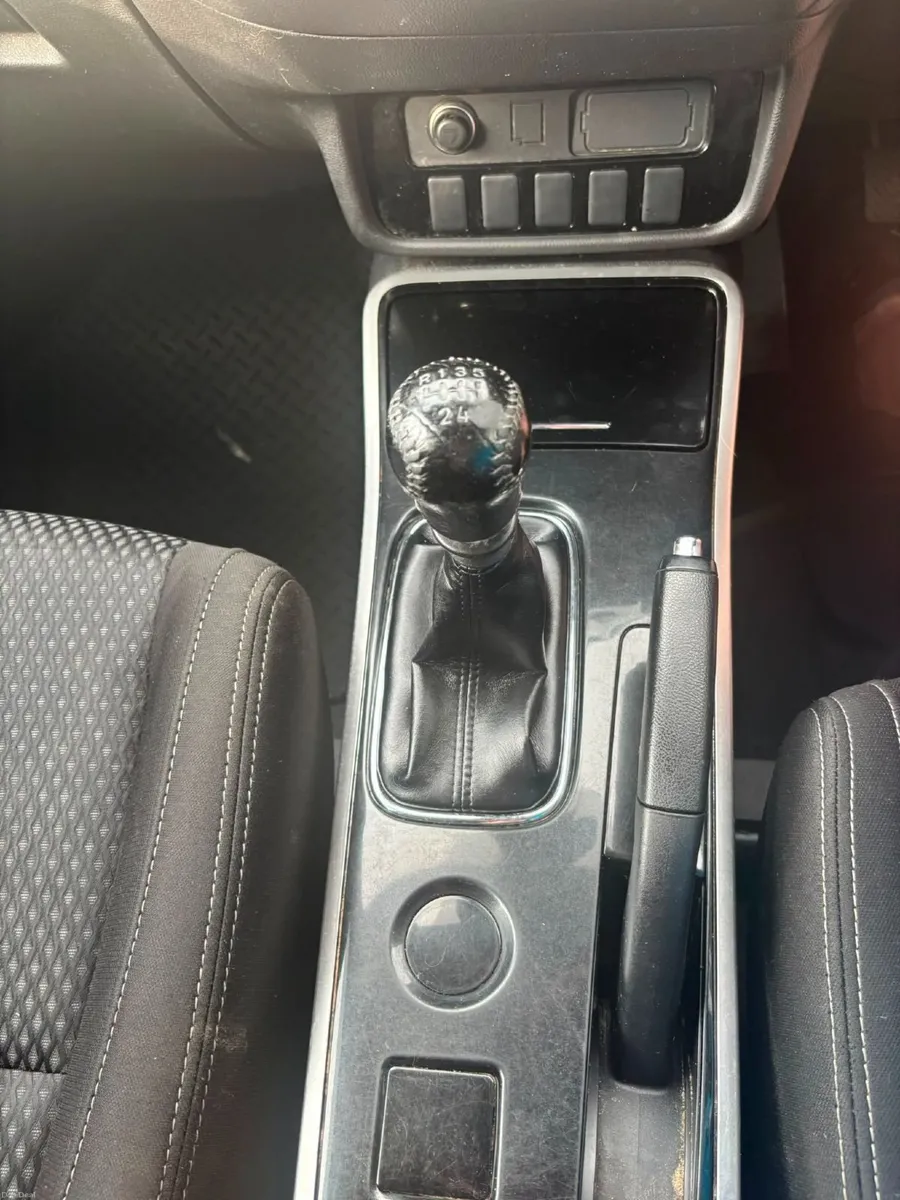 Mitsubishi Outlander 2018 - Image 2