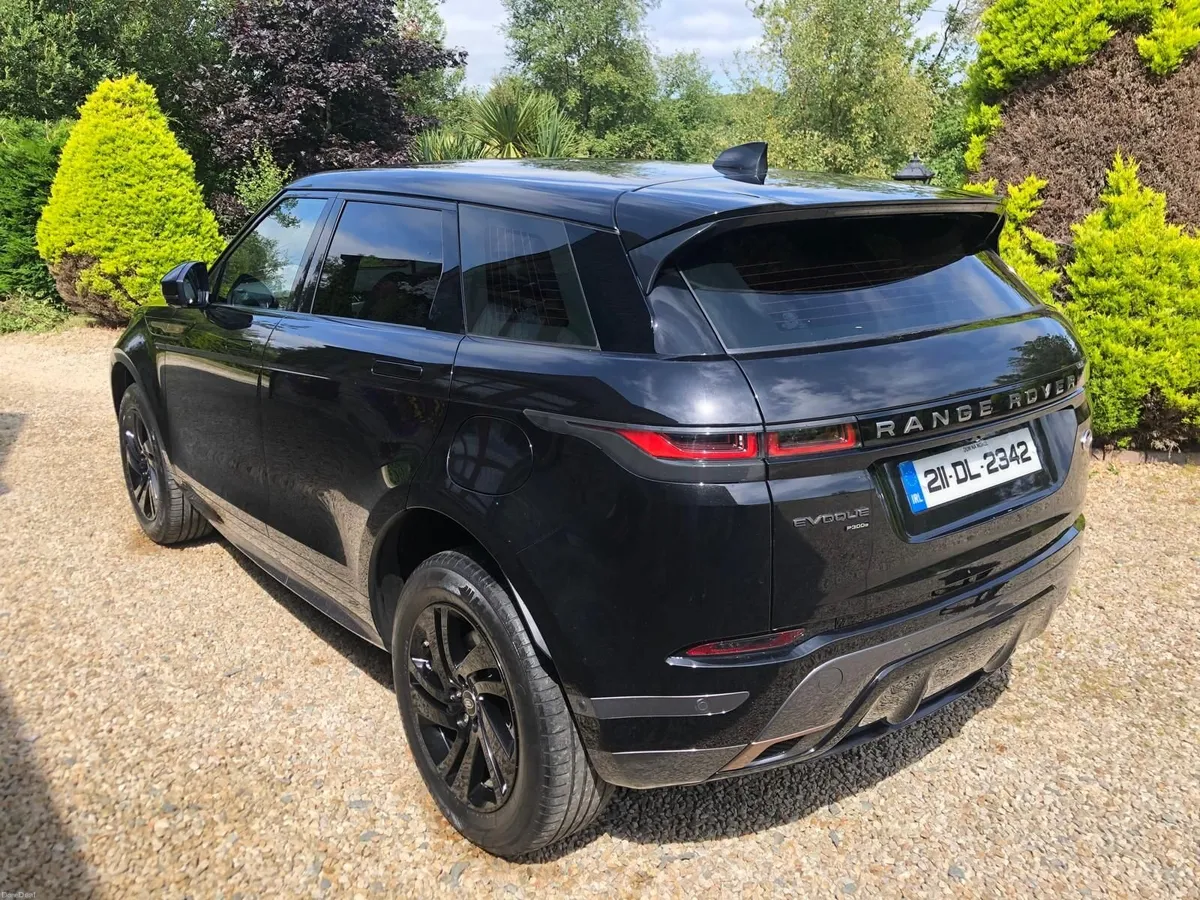 Land Rover Range Rover Evoque 2021 R-Dynamic P300e - Image 3