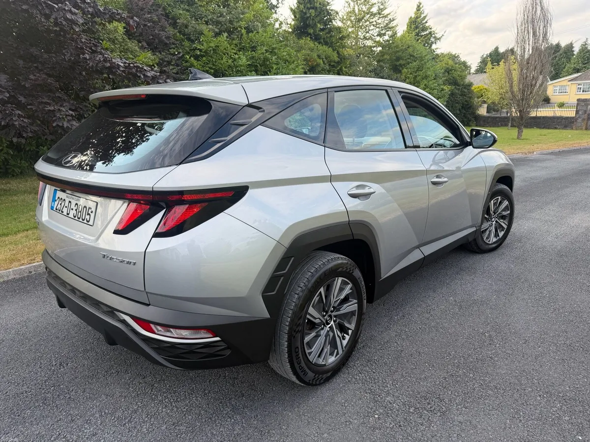 232 Hyundai Tucson - Image 2