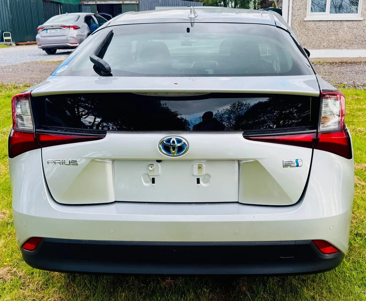 Toyota prius 212 - Image 2
