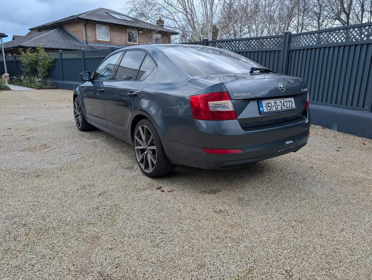 Skoda Octavia 2015 - Image 2