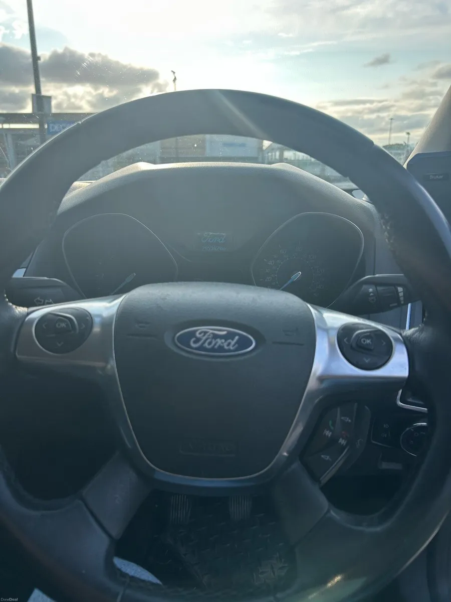 2012 Ford Focus Zetec 113BHP NCT+TAX - Image 5