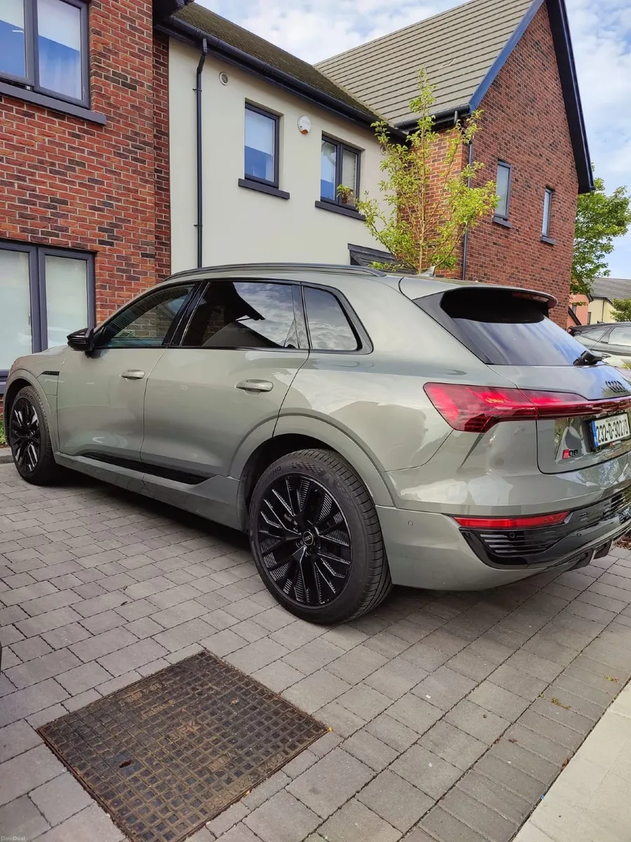 Audi Q8 e-tron 2023 - Image 3