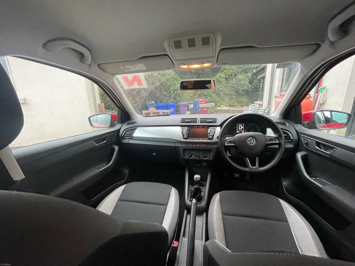 Skoda fabia estate Low mileage - Image 6
