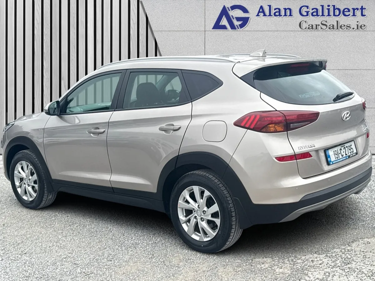 Hyundai Tucson 1.7 Diesel EXECUTIVE - Image 2