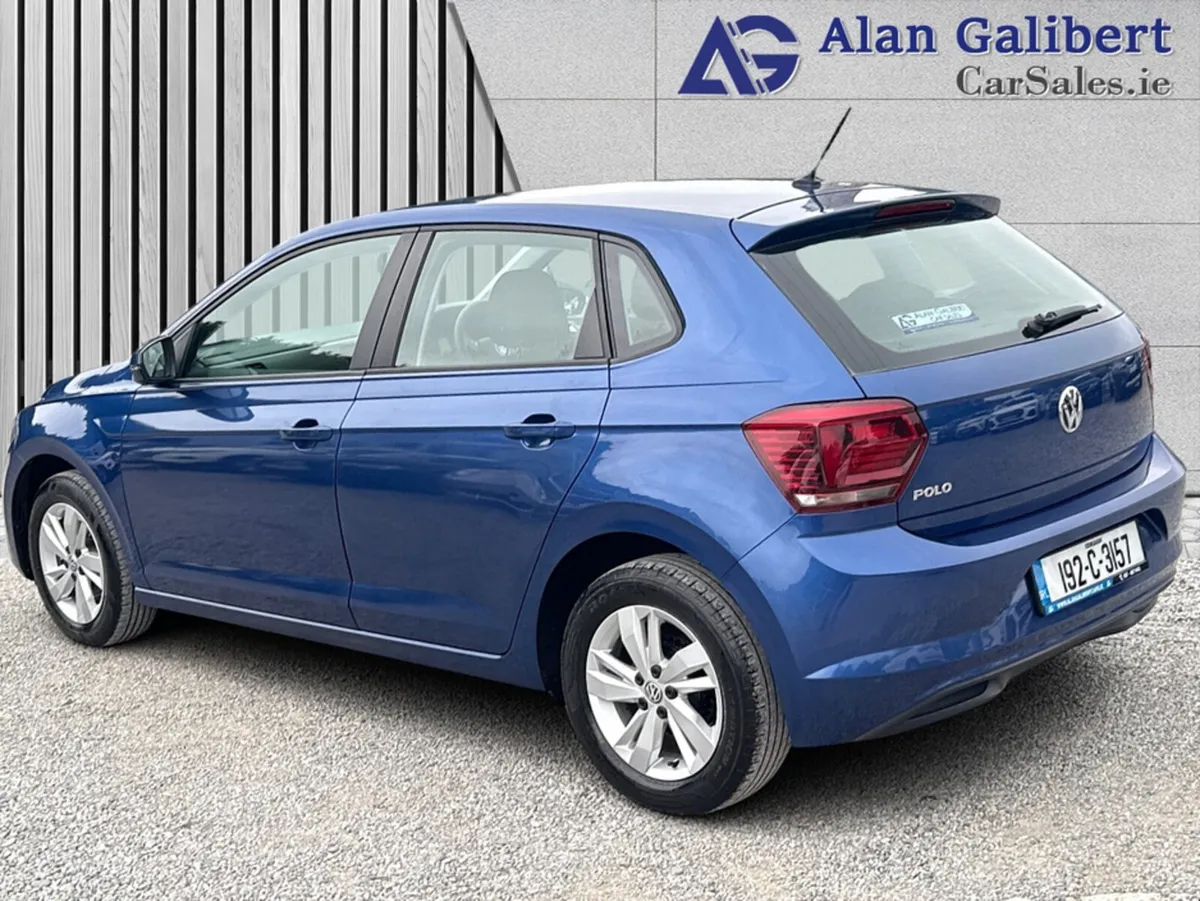 Volkswagen Polo TRENDLINE 1.0 MANUAL - Image 2