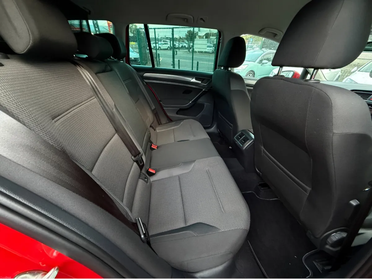 Volkswagen Golf ESTATE 2.0 TDI AUTOMATIC - SAT NAV - Image 5