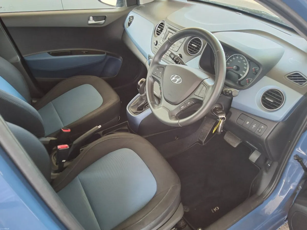 Hyundai i10 DELUXE AUTOMATIC - Image 6