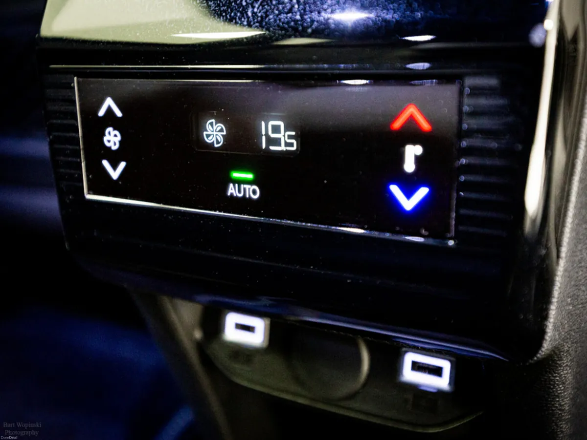 Peugeot 5008 *Plug in Hybrid High Spec GT* 225HP - - Image 6