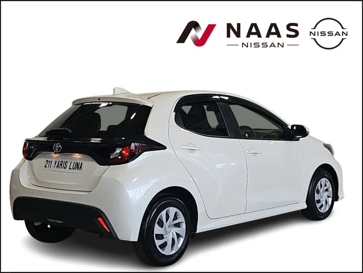 Toyota Yaris 1.0 LUNA - Image 4