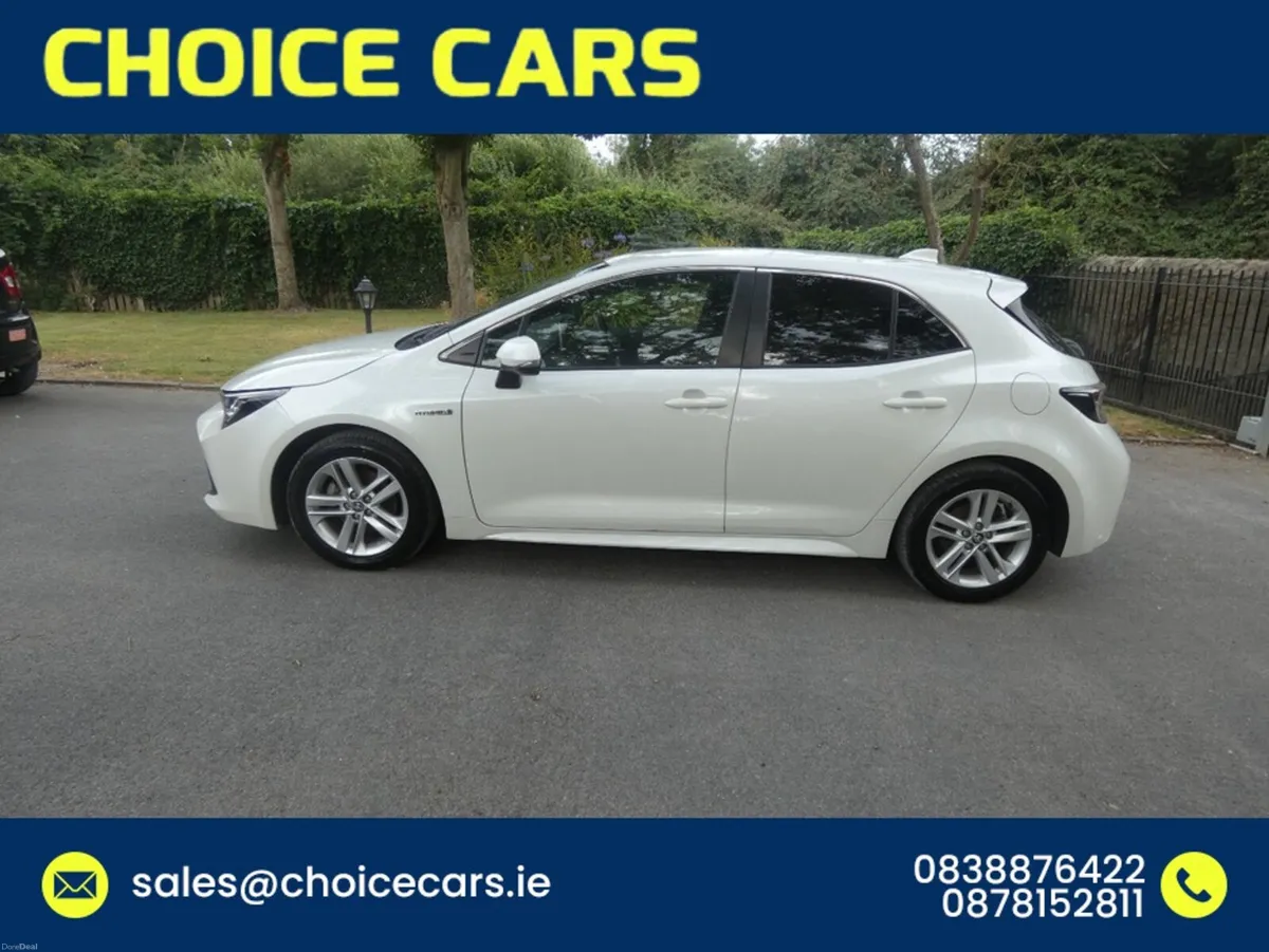 Toyota Corolla 1.8 AUTO HYBRID - Image 3