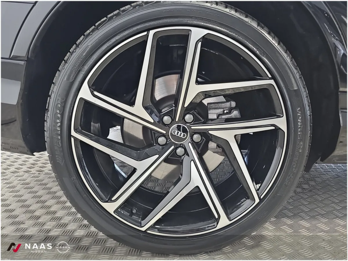 Audi Q7 S LINE TECH PACK 55 TFSI E QUATTRO - Image 6