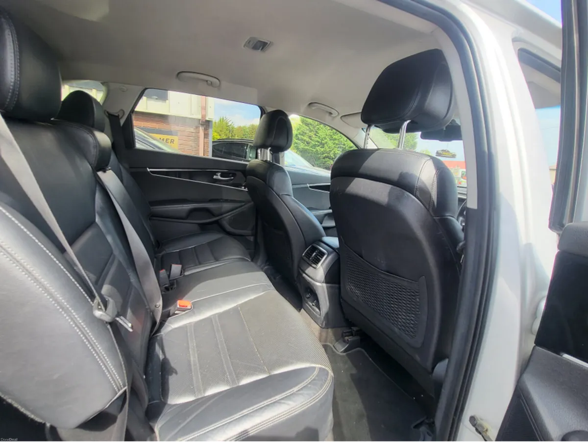 Kia Sorento 2.2 CRDI KX-2 ISG 4WD 5DR AUTO - Image 6
