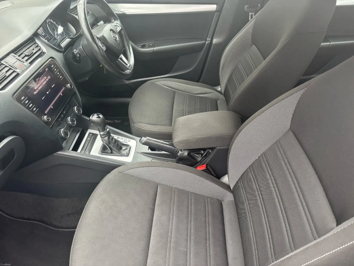 Skoda Octavia AMBITION 2.0 TDI 150HP DSG 4DR - Image 2