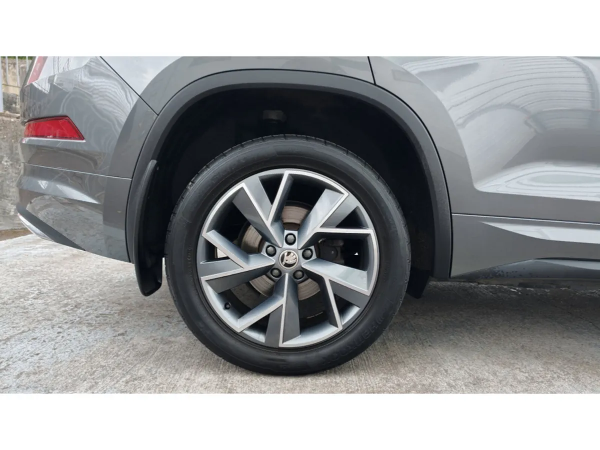 Skoda Kodiaq 7 SEATER SPORTLINE 2.0tdi 150HP DSG 5 - Image 3