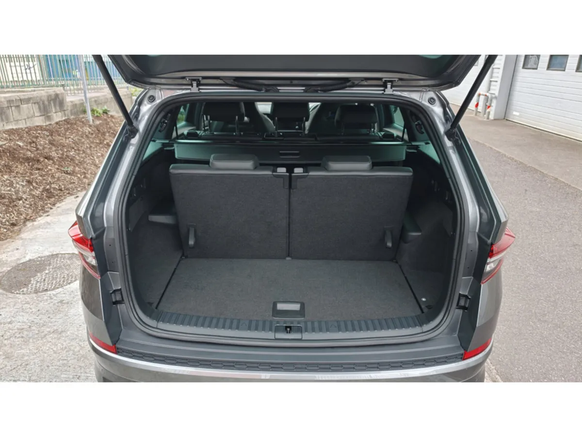 Skoda Kodiaq 7 SEATER SPORTLINE 2.0tdi 150HP DSG 5 - Image 6