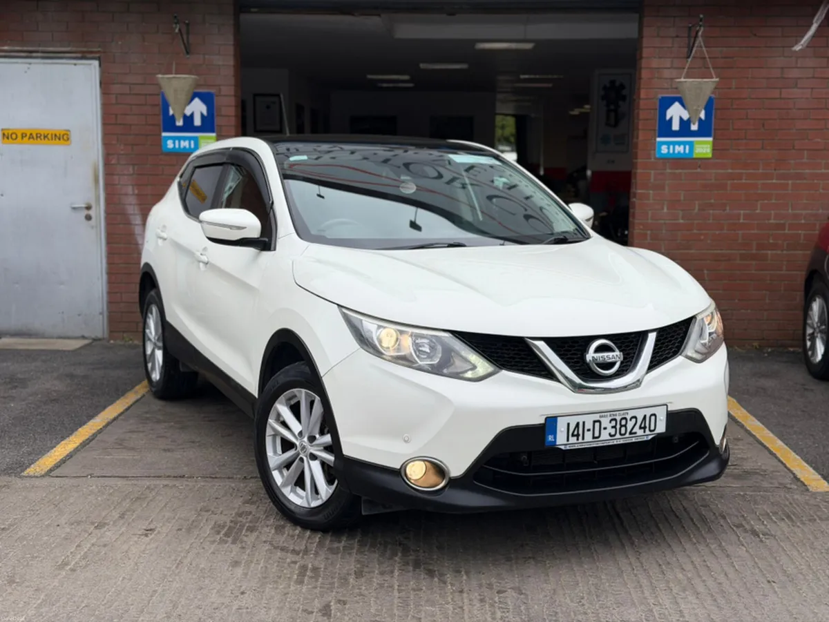 Nissan Qashqai 1.2T PREMIUM 5DR - PANROOF - Image 4