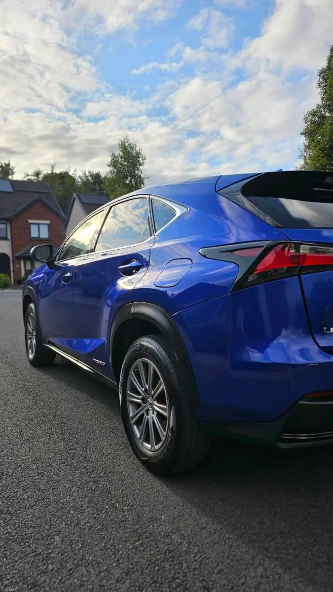 Lexus NX 300H - Image 4