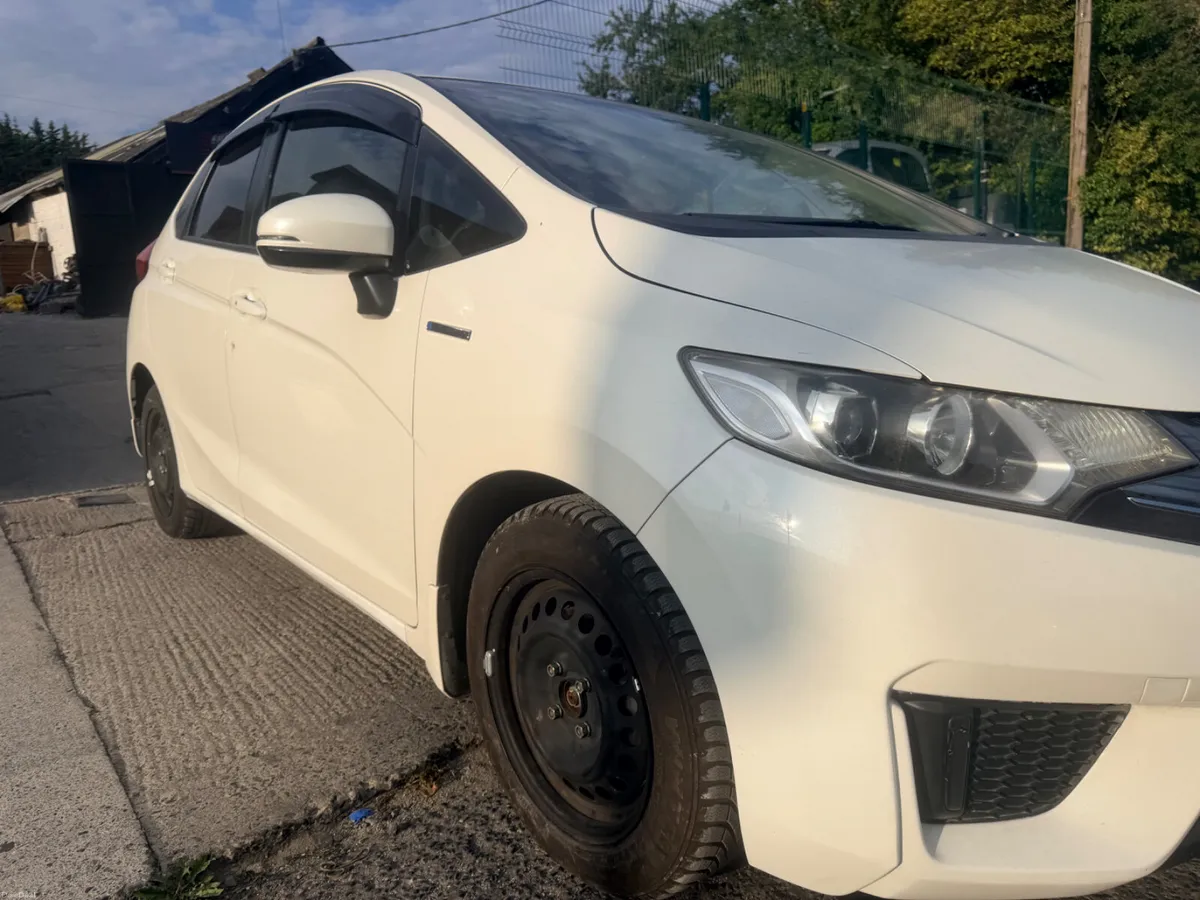 Honda Fit 2015 New Nct / warranty For sale in good - Image 3