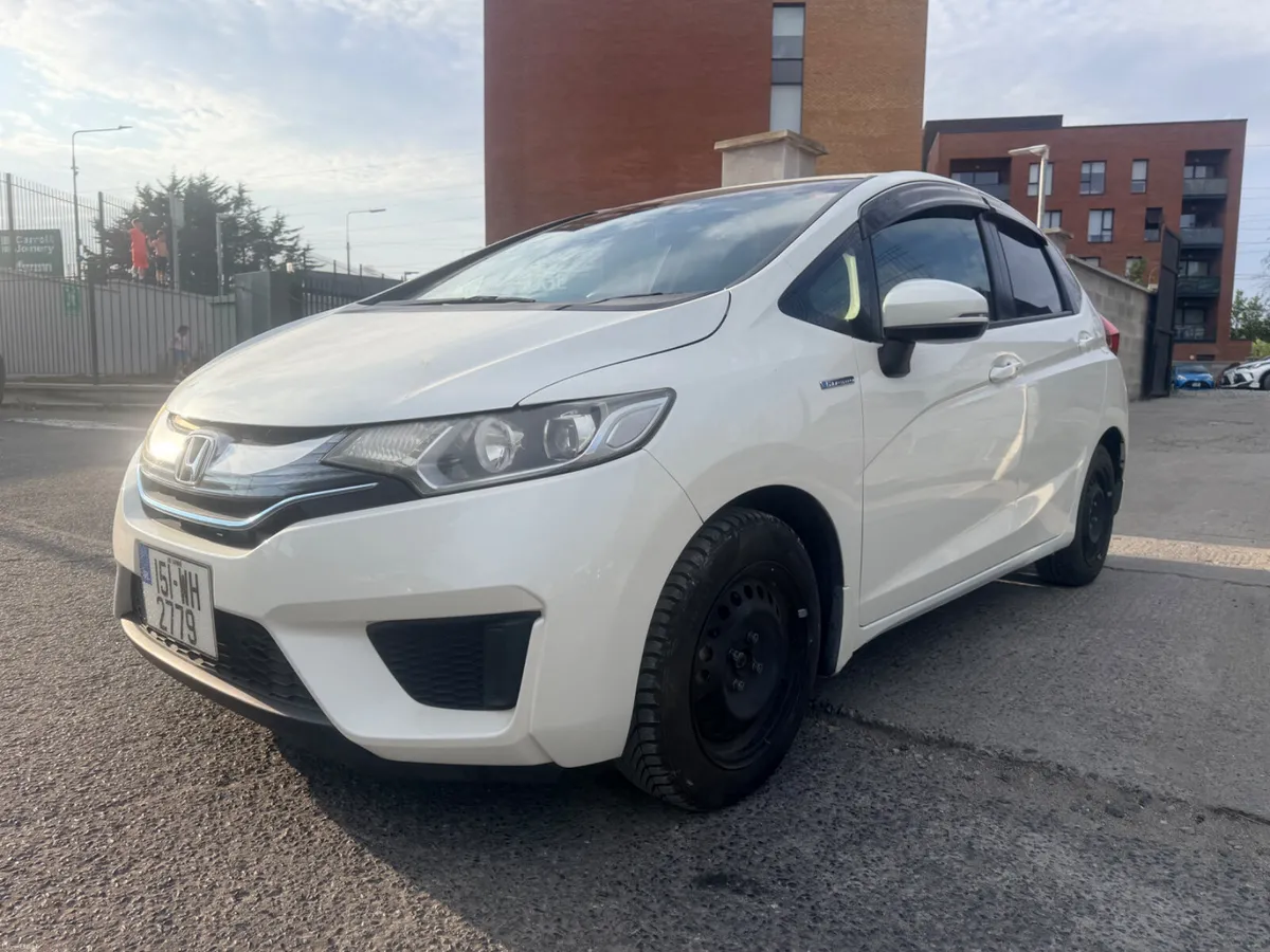 Honda Fit 2015 New Nct / warranty For sale in good - Image 2