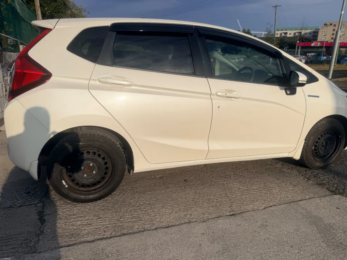 Honda Fit 2015 New Nct / warranty For sale in good - Image 5