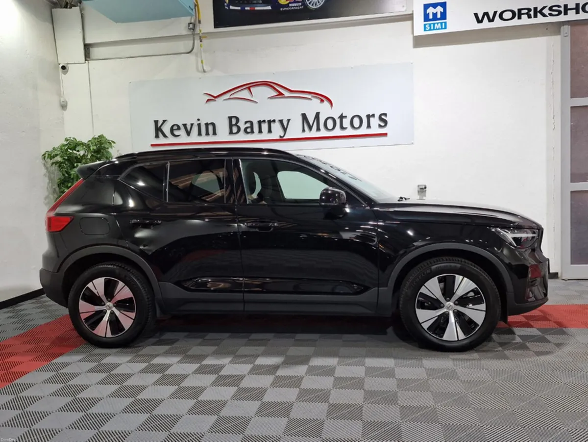Volvo XC40 T4 RECHARGE PLUS DARK AUTOMATIC **ONE O - Image 4