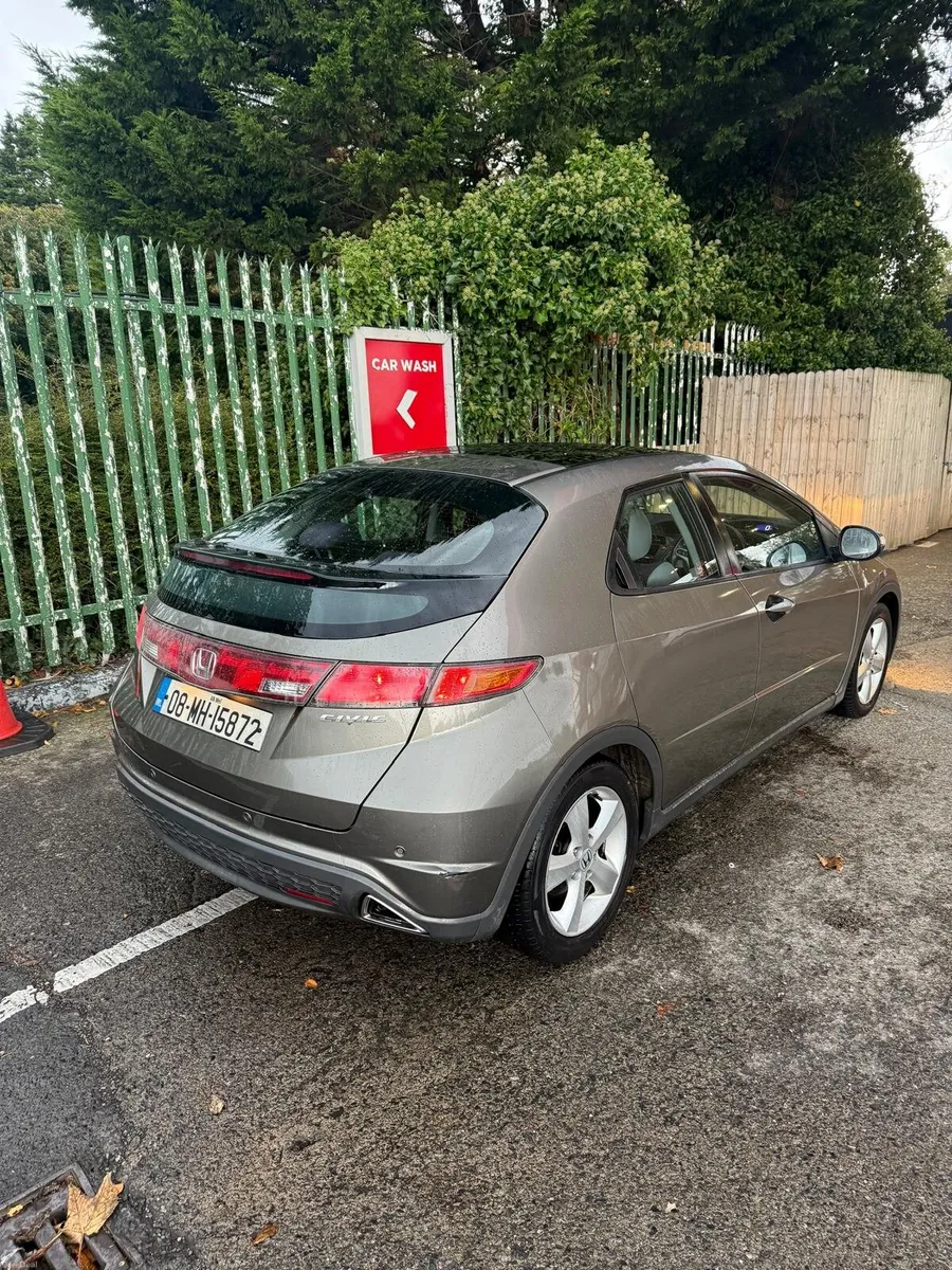 Car - Image 5