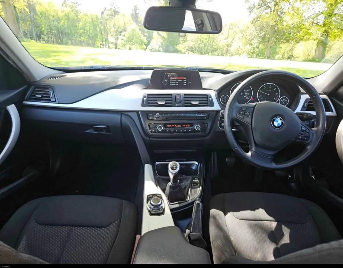 BMW 3 SERIES 318i Se 2018 Low Miles - Image 4
