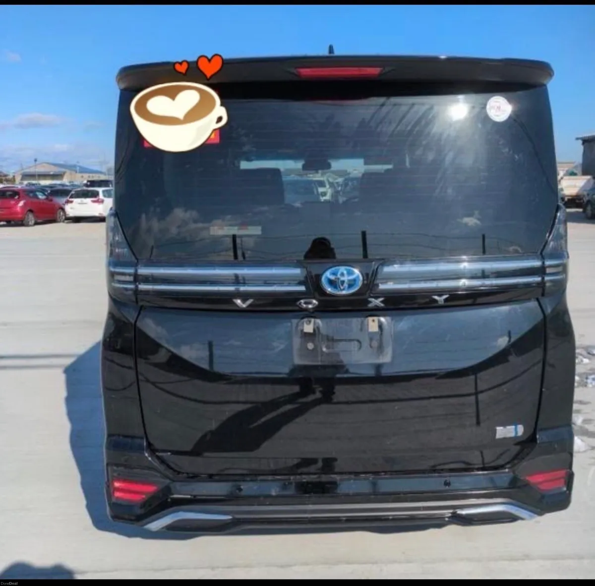 Toyota Voxy - Image 2