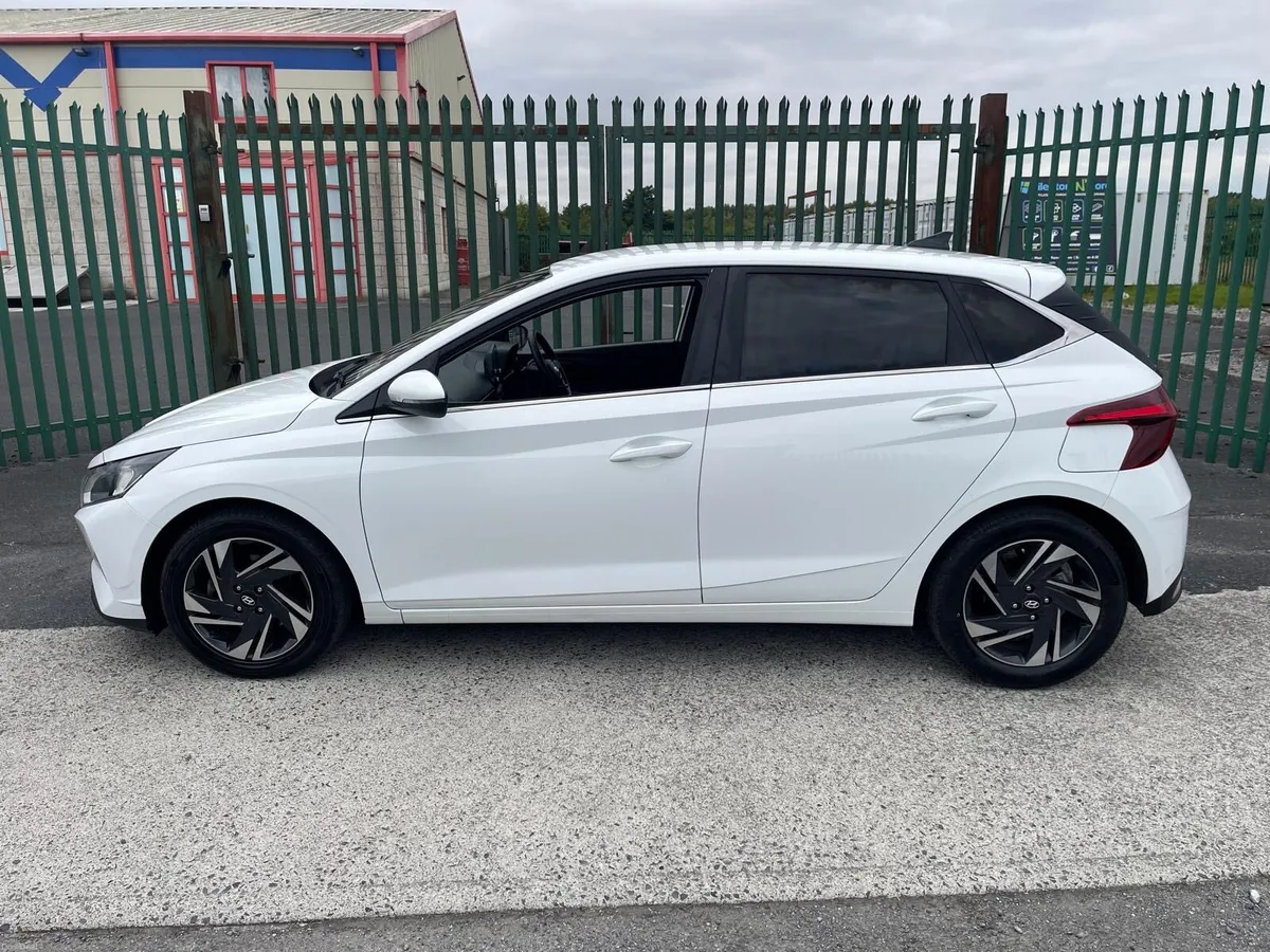 2022 Hyundai i20 Automatic Low Mileage - Image 6