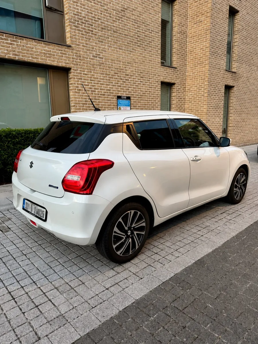 Suzuki Swift 2022 1.2 Hybrid DualJet SZ5 - Image 4