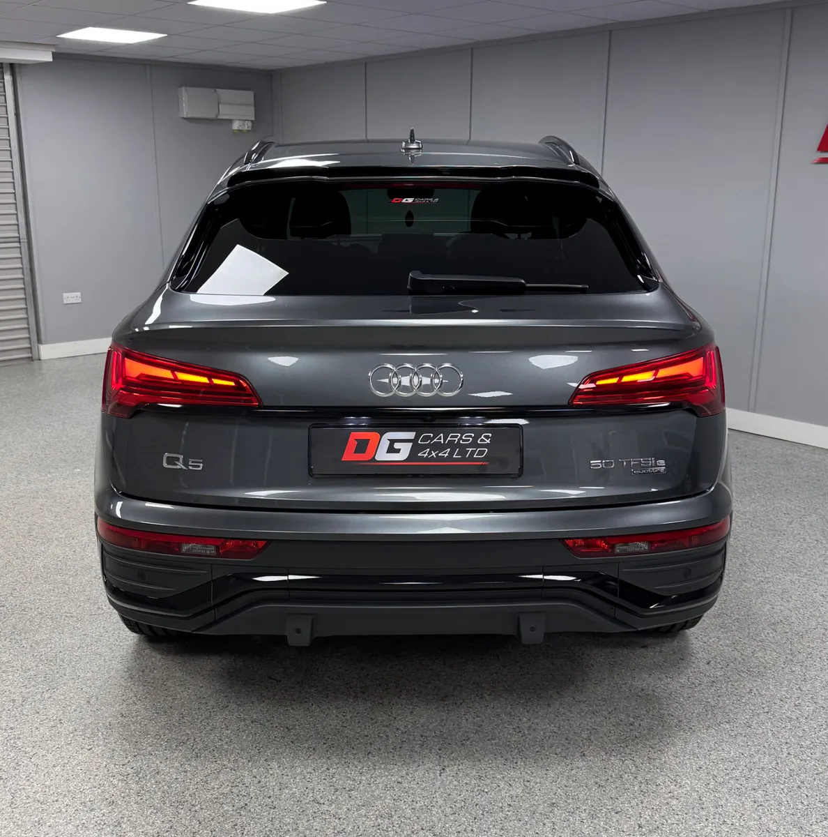 2022 Audi Q5 2.0 TFSI E S Line Quattro Sportback - Image 6