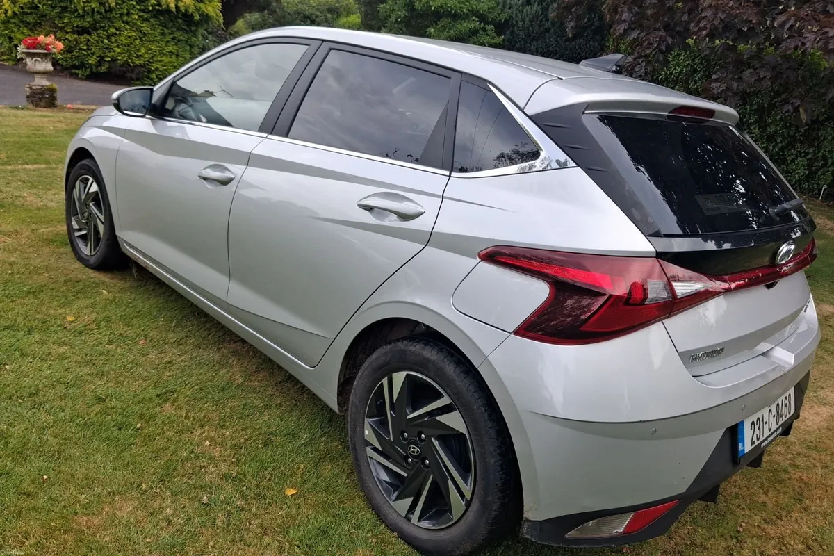Hyundai i20 Deluxe 2023 - Image 4