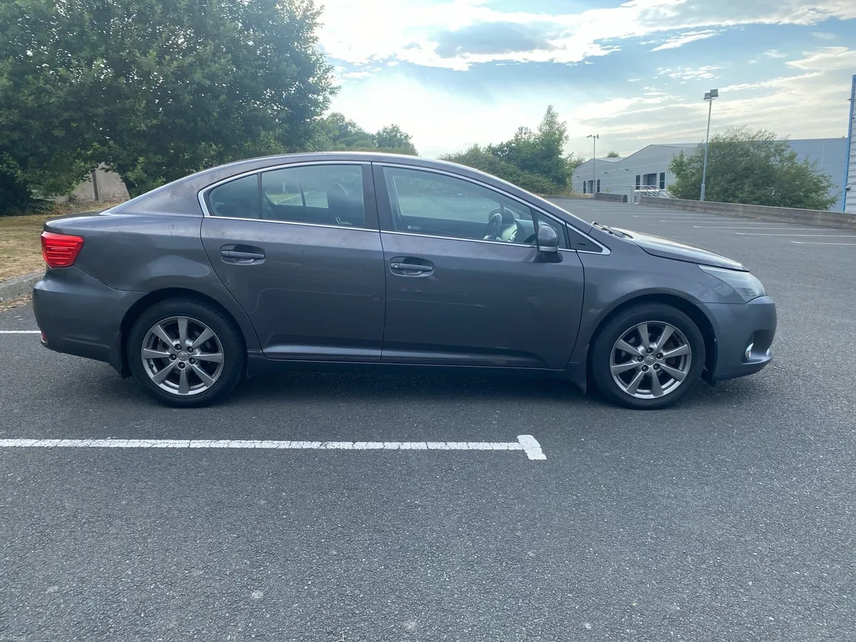 2013 Toyota Avensis only 120k Kms!! NEW NCT & TAX - Image 6
