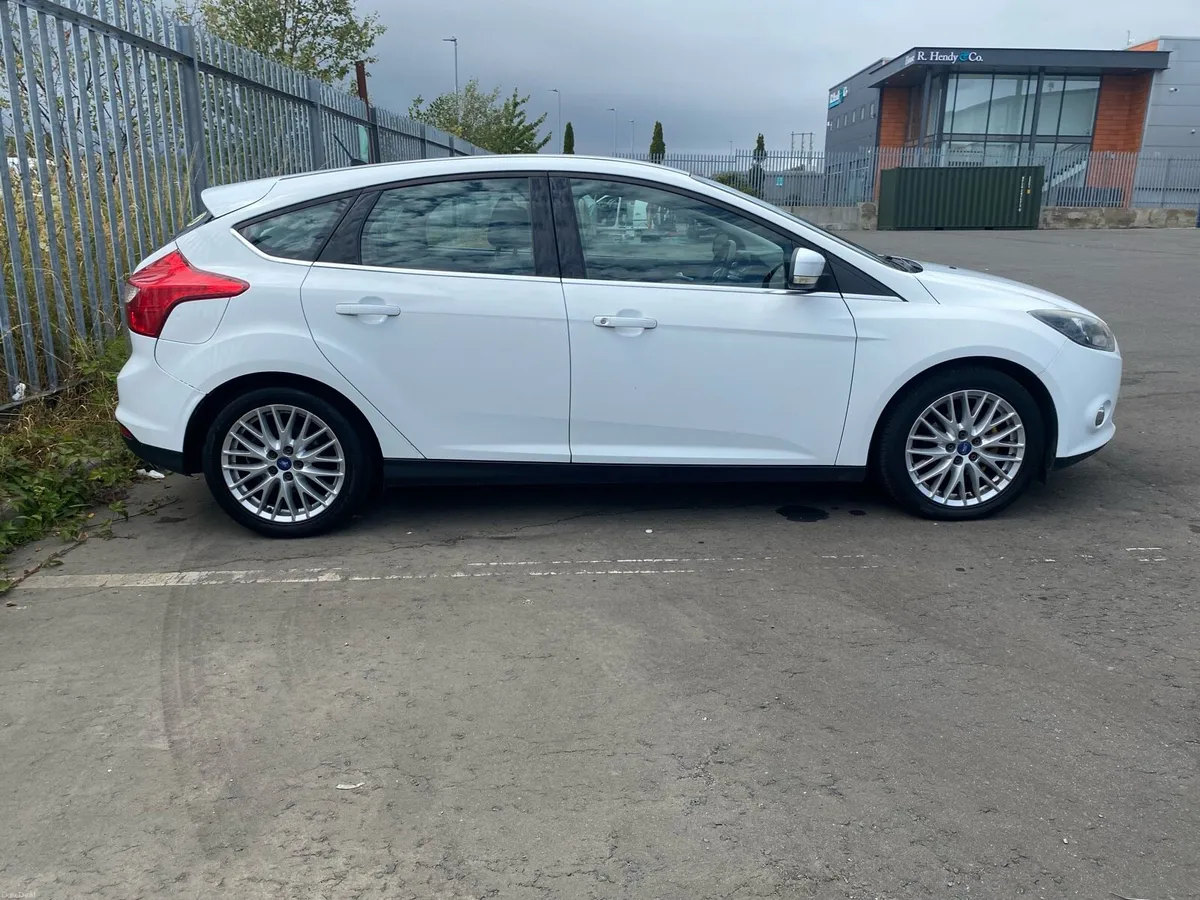 2012 Ford Focus 1.6tdci NEW NCT & TAX - Image 4