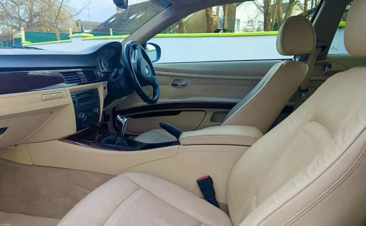 2009 BMW 320 E92 Se 2.0d Coupe - Image 4
