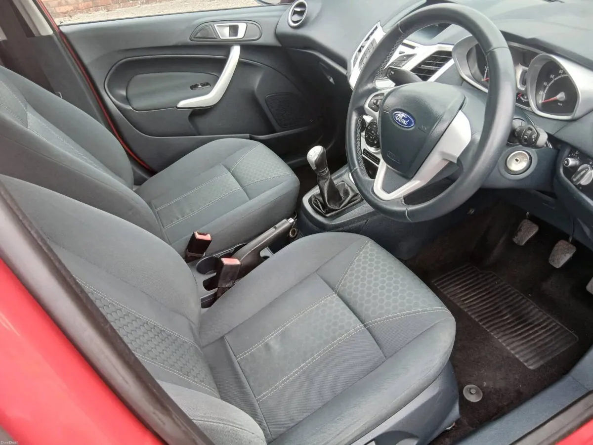 ford fiesta 1.2 petrol absolutely stunning - Image 6