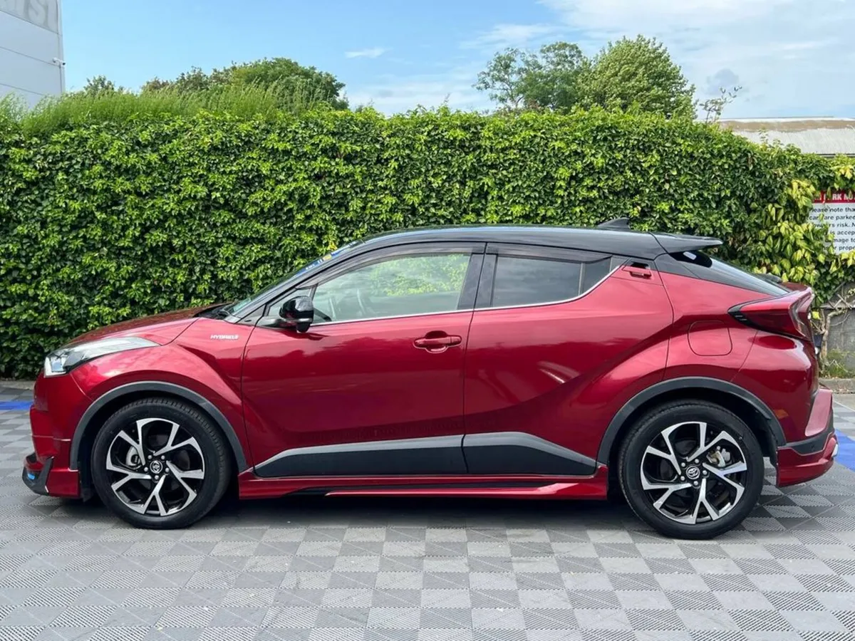 Toyota C-HR G-LED MODELLISTA 1.8 HYBRID AUTO // VE - Image 3