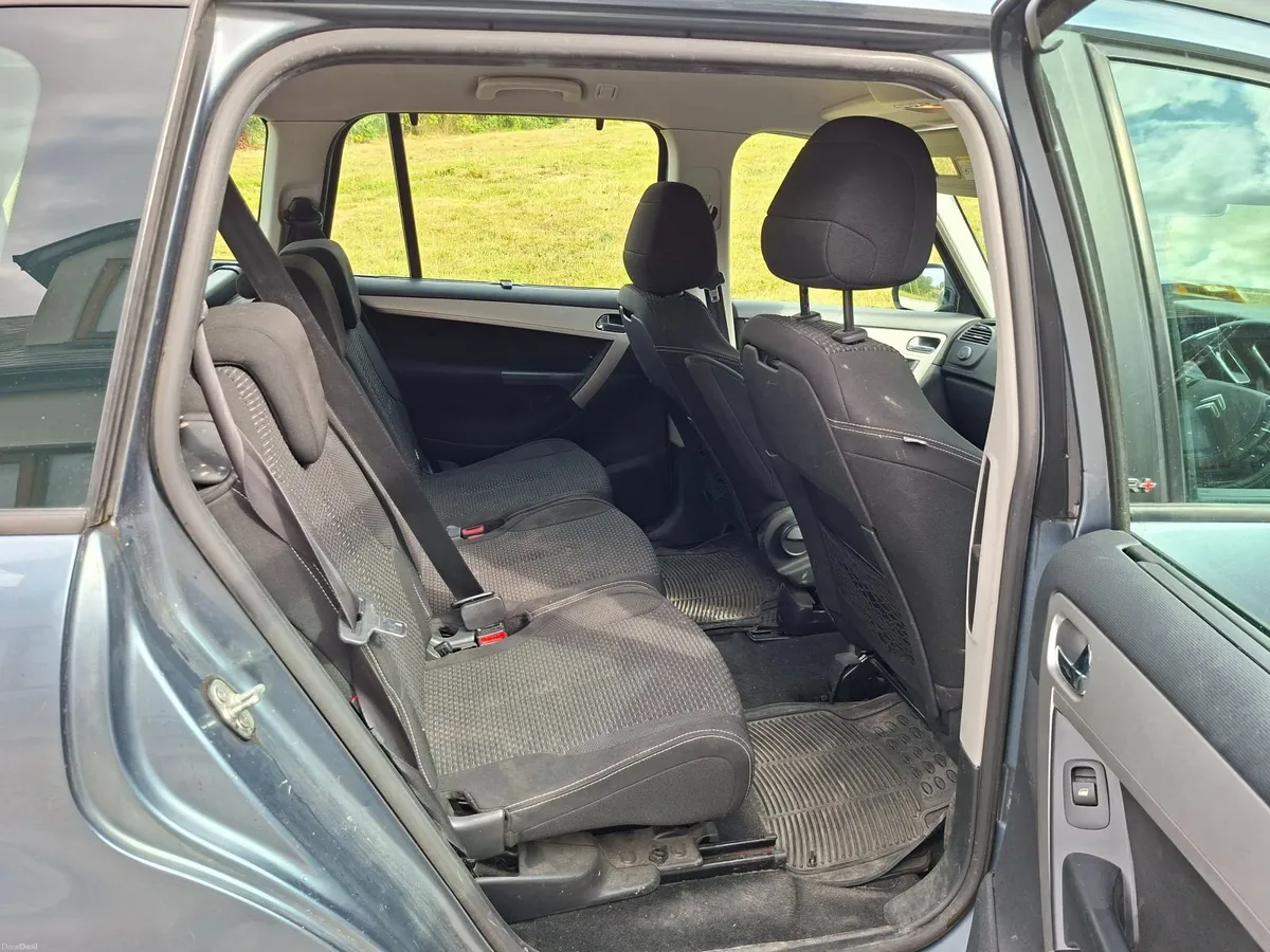 Citroen C4 Picasso 2010 - Image 5